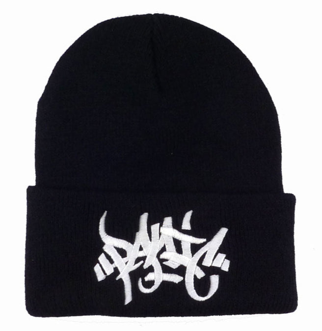 THE TAG BEANIE IN BLACK
