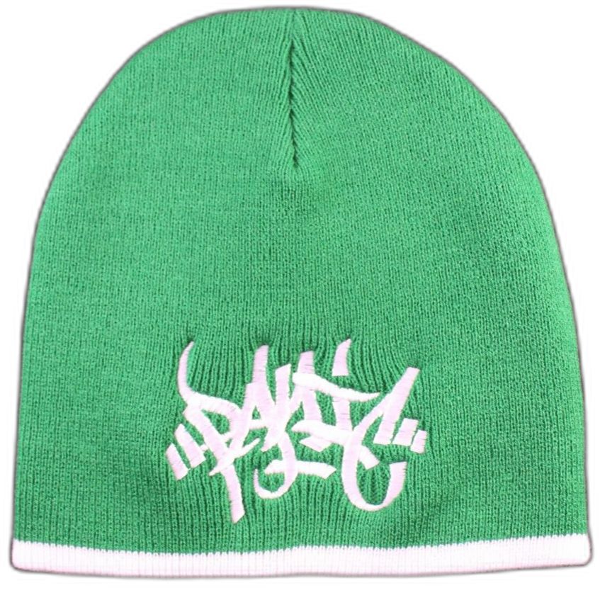 THE TAG SHORT BEANIE IN KELLY GREEN AND WHITE