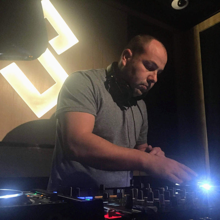 The Evolution and Impact of DJ Straggs in the Electronic Music Industry