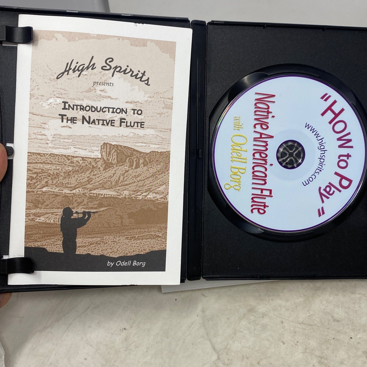Native American Flute "How to Play" (DVD & Booklet, with Odell Borg) - Panic 39