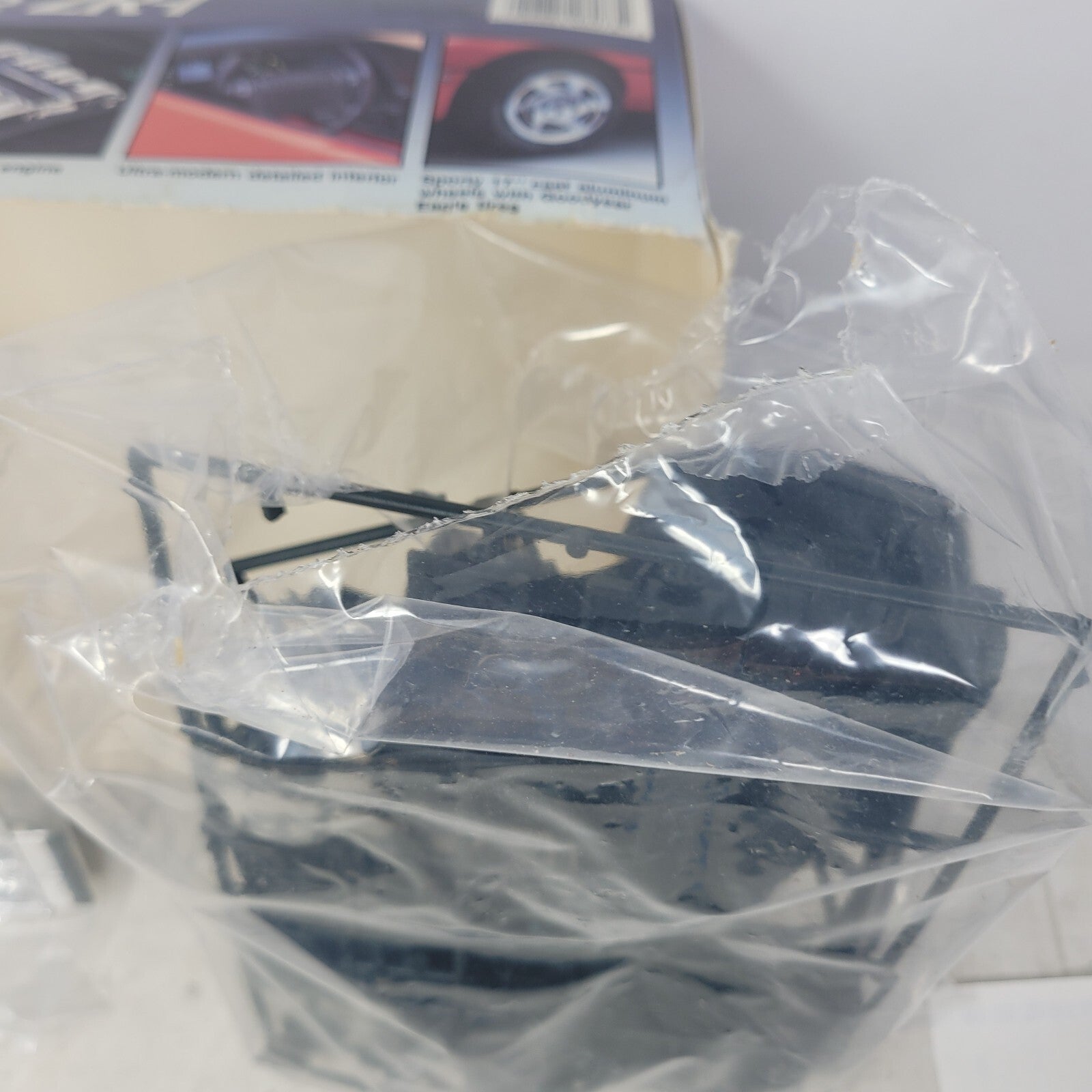 AMT Ertl Chevrolet Corvette ZR-1 1989 Model Kit 6073 1/25 Scale Open Box - Panic 39