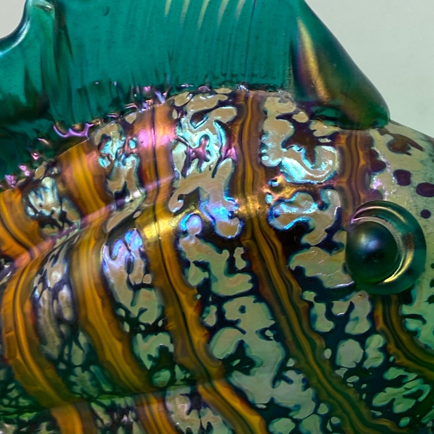 Rick Hunter Art Glass Tropical Fish Sculpture Iridescent Striped Hand Blown 8"